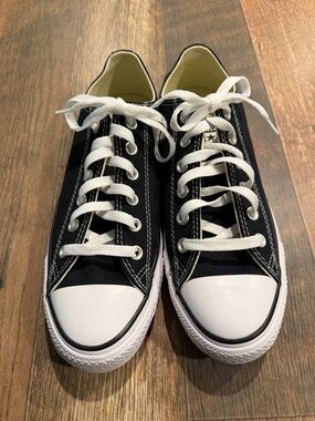 Converse Chuck Taylor All Star Low Top Sneakers - Black & White